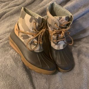 Sperry camo rain boots